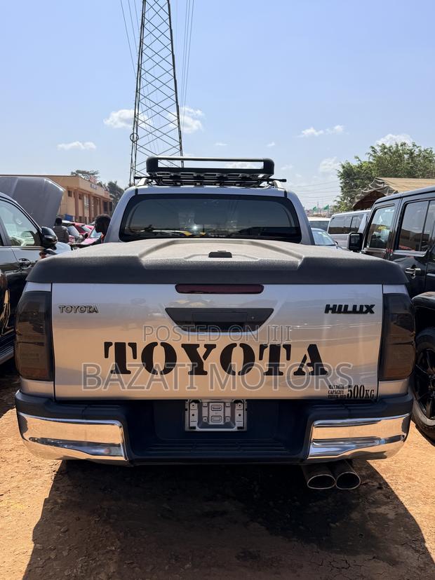 Toyota Hilux 2018 Silver