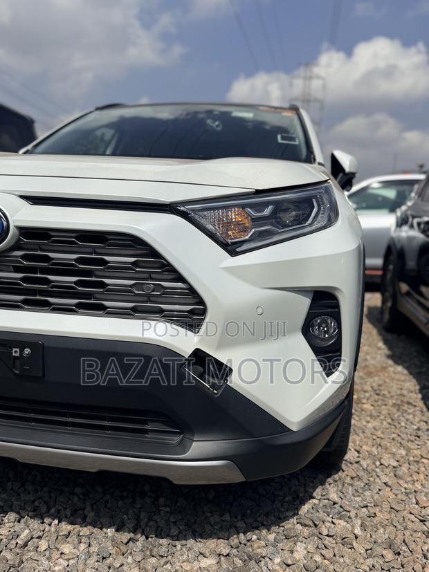 Toyota RAV4 2019 White
