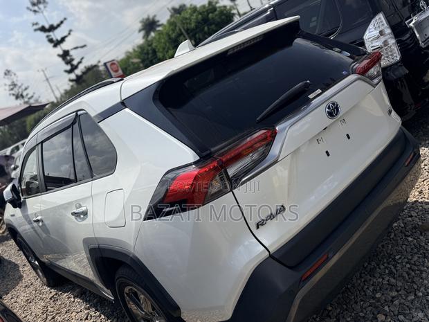 Toyota RAV4 2019 White