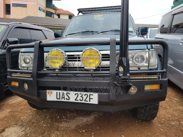 Toyota Land Cruiser HDJ 100 2003 Green