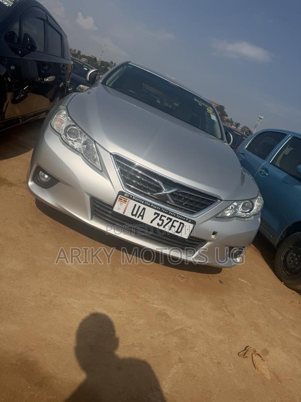 Toyota Mark X 2.5 AWD 2011 Silver