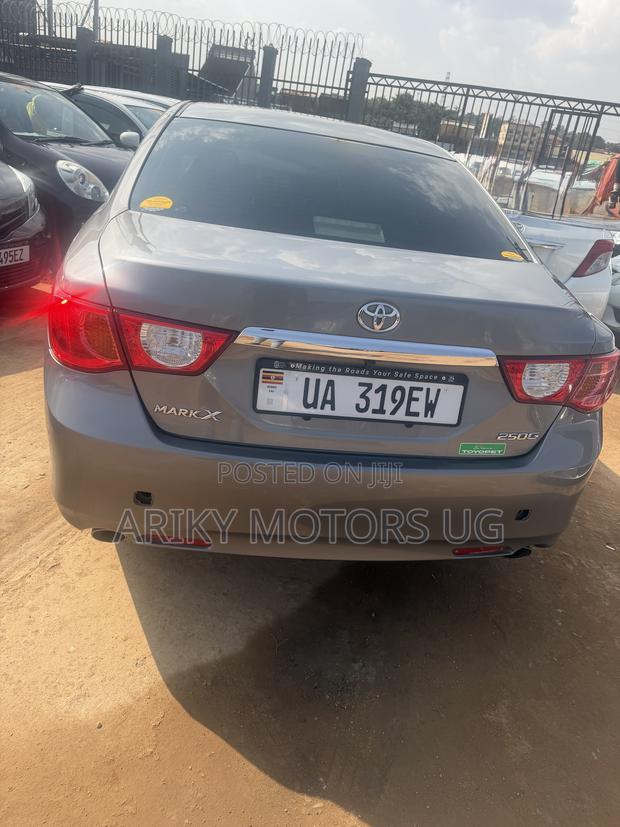 Toyota Mark X 2.5 AWD 2011 Silver