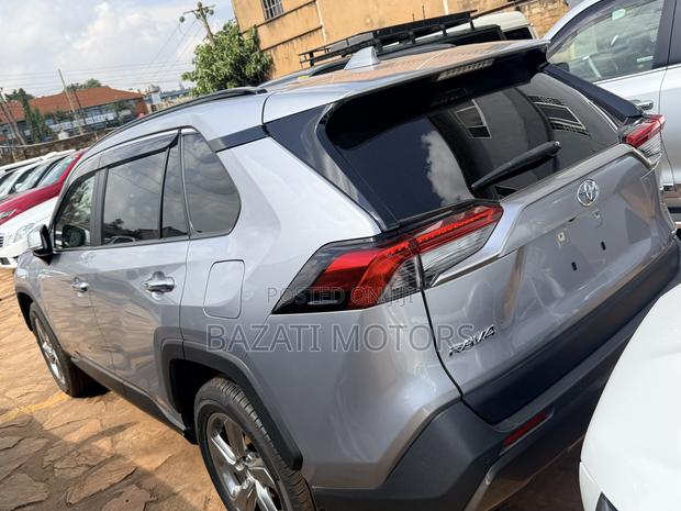 Toyota RAV4 2020 Silver