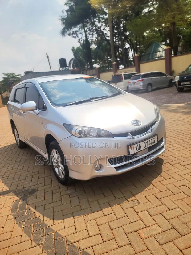 Toyota Wish 2012 Silver