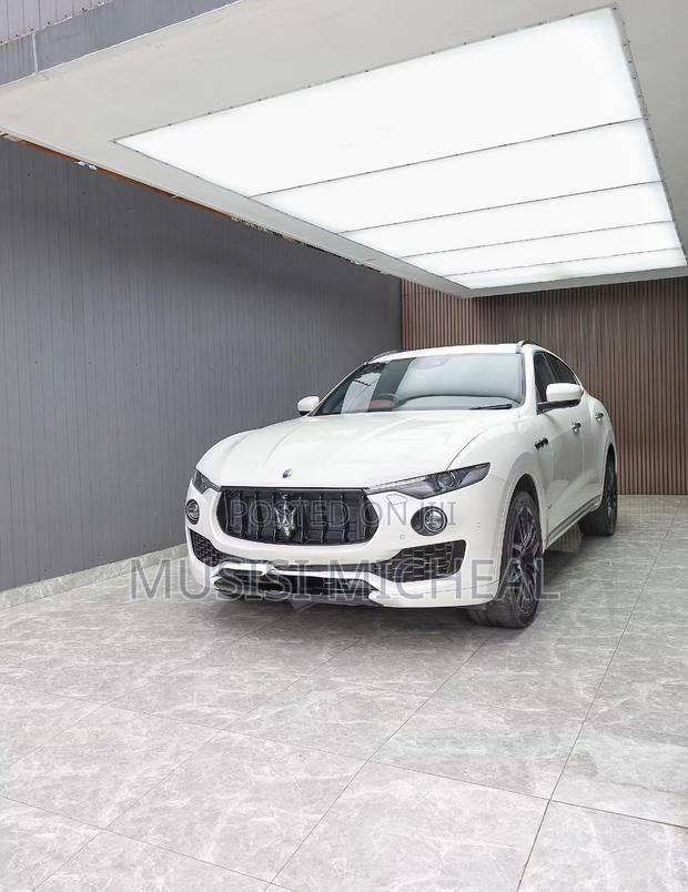 Maserati Levante S AWD 2017 White