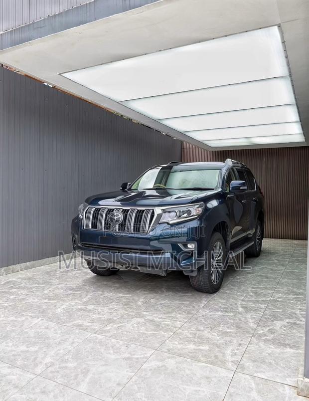 Toyota Land Cruiser Prado 2.8 2021 Blue