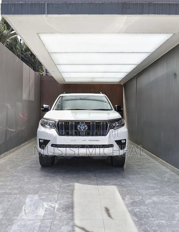 Toyota Land Cruiser Prado 2.8 2021 White