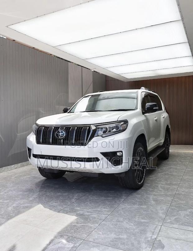 Toyota Land Cruiser Prado 2.8 2021 White