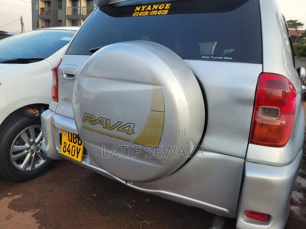Toyota RAV4 Automatic 2003 Silver