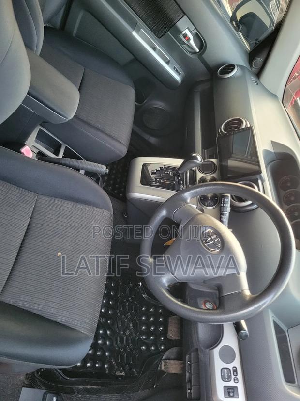 Toyota Corolla Rumion Hatchback 1.5 FWD 2010 Black