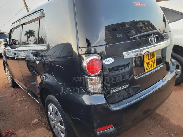 Toyota Corolla Rumion Hatchback 1.5 FWD 2010 Black