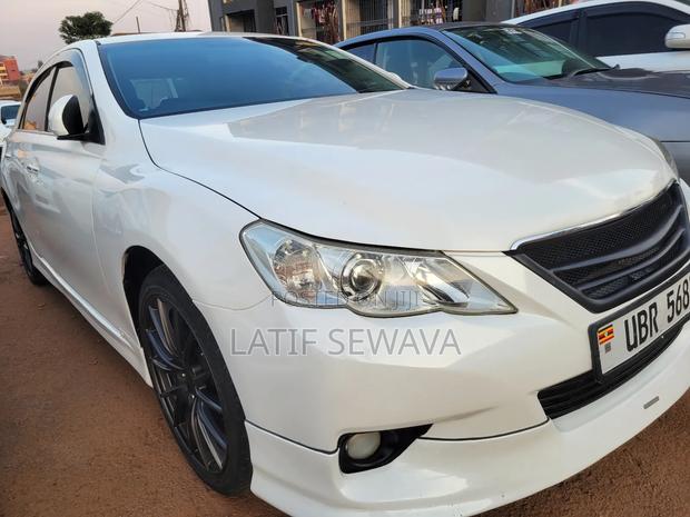 Toyota Mark X 2.5 AWD 2010 White