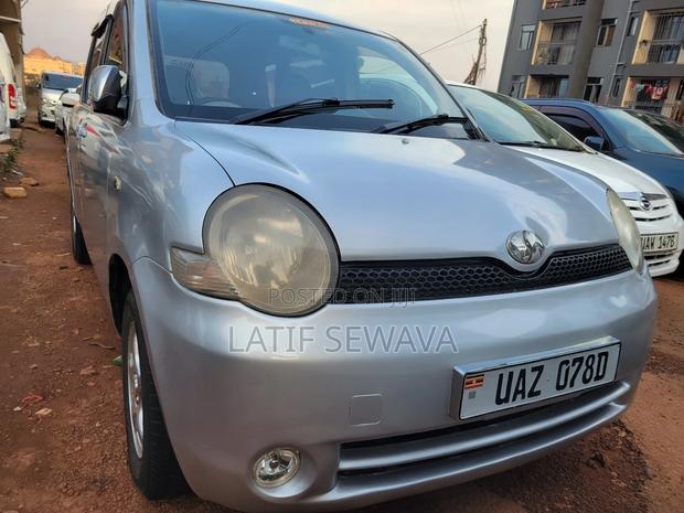 Toyota Sienta 1.5 AWD 2006 Silver