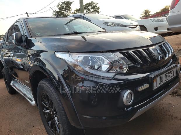 Mitsubishi L200 Double Cab 2.4 181hp 4WD 2018 Black