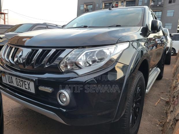 Mitsubishi L200 Double Cab 2.4 181hp 4WD 2018 Black