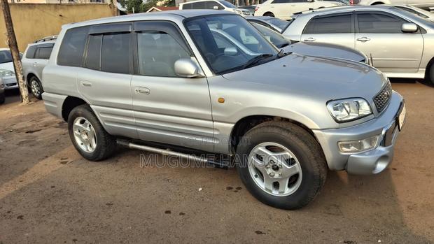 Toyota RAV4 2001 Silver