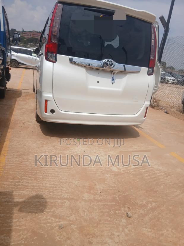 Toyota Noah 2014 White