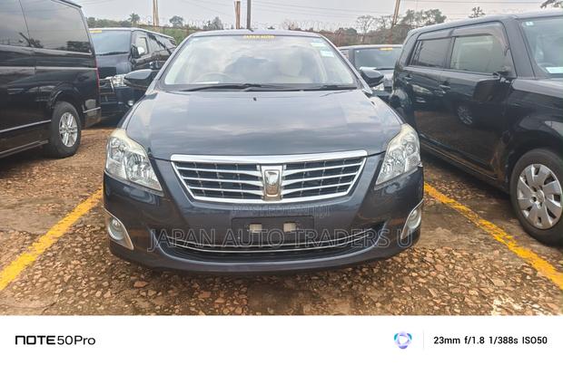 Toyota Premio 1.8 AWD 2013 Gray