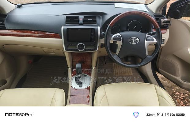 Toyota Premio 1.8 AWD 2013 Gray