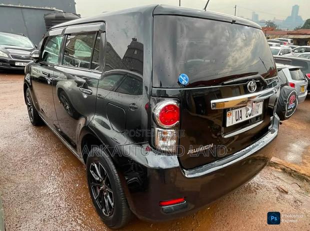 Toyota Rumion 1.5 FWD 2023 Maroon
