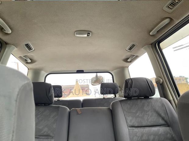 Toyota Noah 2002 White