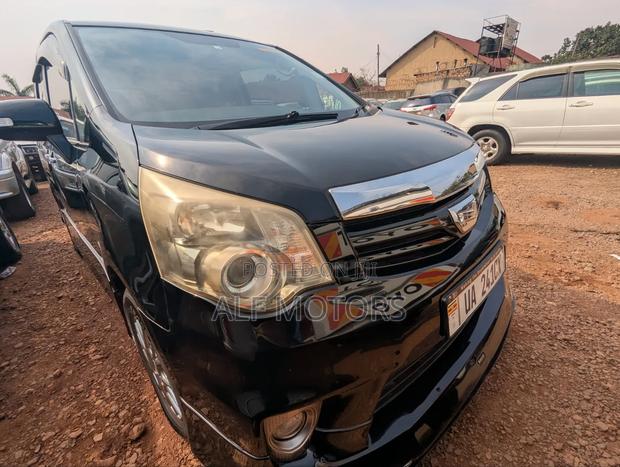 Toyota Noah 2010 Black
