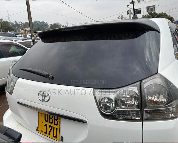 Toyota Harrier 2006 White