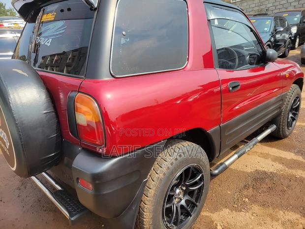 Toyota RAV4 Base 4x4 1999 Red