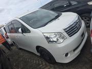 Toyota Noah 2.0 143hp FWD (8 Seater) 2012 White for sale