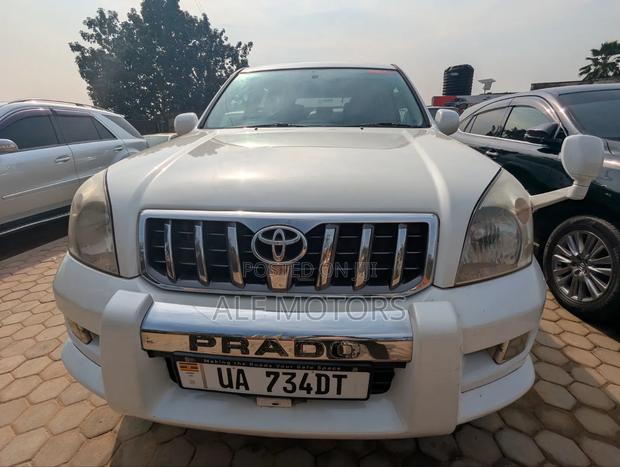 Toyota Land Cruiser Prado 2001 White