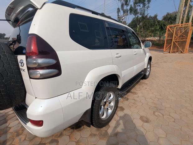 Toyota Land Cruiser Prado 2001 White