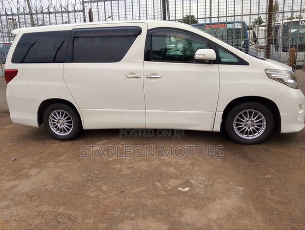 Toyota Alphard 2010 White