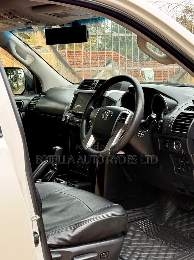 Toyota Land Cruiser Prado 2016 Off white