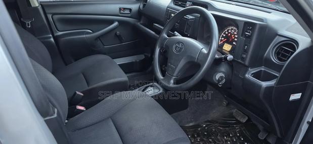 Toyota Probox 2017 Silver