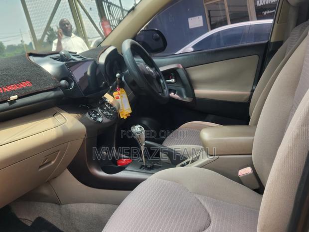 Toyota Vanguard 2009 Silver