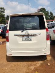 Toyota Noah 2010 White for sale