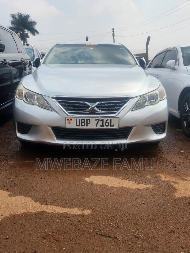 Toyota Mark X 2010