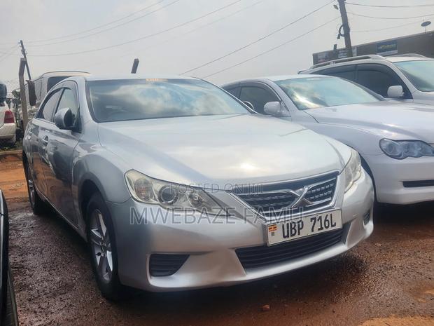 Toyota Mark X 2010