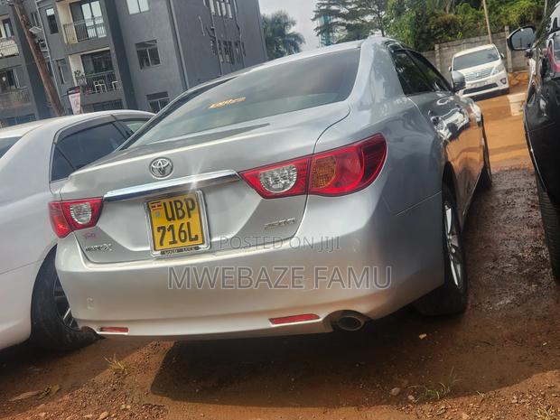 Toyota Mark X 2010