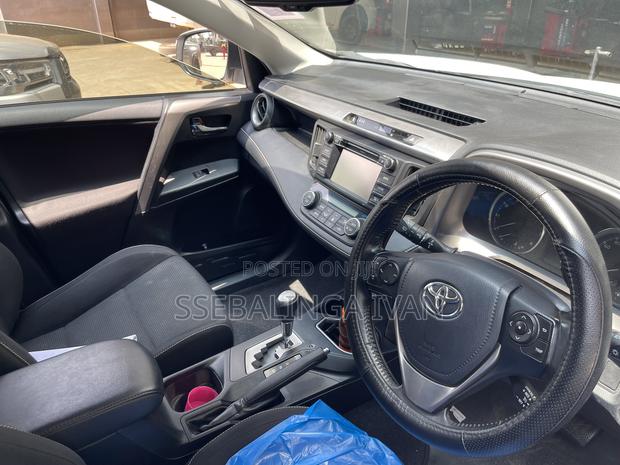 Toyota RAV4 2018 White