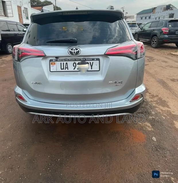 Toyota RAV4 2016 Gray
