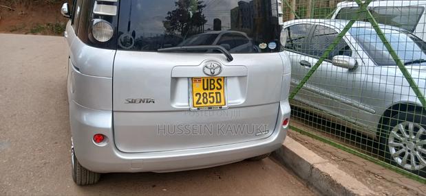 Toyota Sienta 2008 Silver
