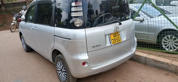 Toyota Sienta 2008 Silver
