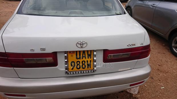 Toyota Corona Premio 2000 White