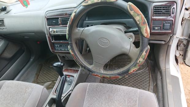 Toyota Corona Premio 2000 White