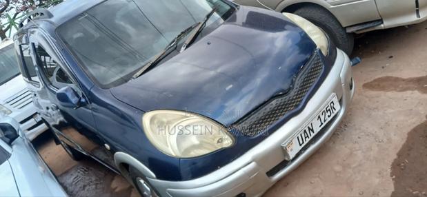 Toyota Fun Cargo 2005 Blue