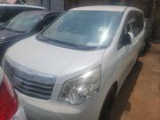 Toyota Noah 2.0 143hp FWD (8 Seater) 2013 White for sale