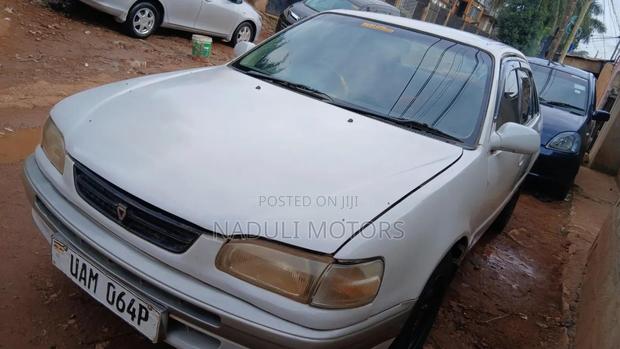 Toyota Corolla II 1999 White