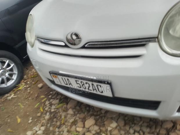 Toyota Sienta 2011 White