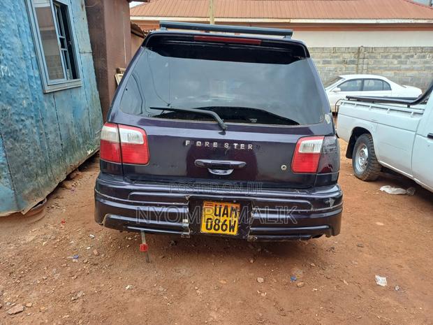 Subaru Forester 2000 Blue